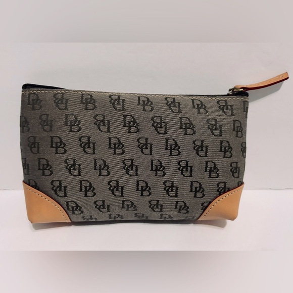 Dooney & Bourke Small Cosmetic Case Black/Tan - Picture 1 of 5